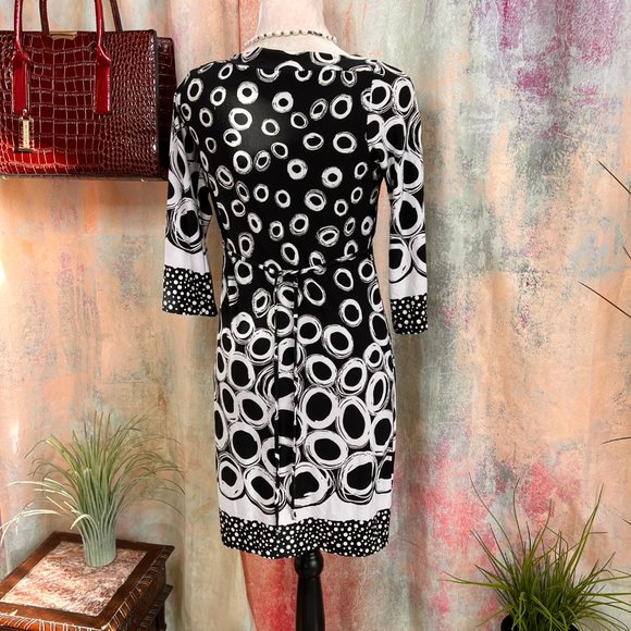 📌Beautiful Work to Weekend Bubble Design Shift Dress with 3/4 Sleeves - Picture 2 of 11